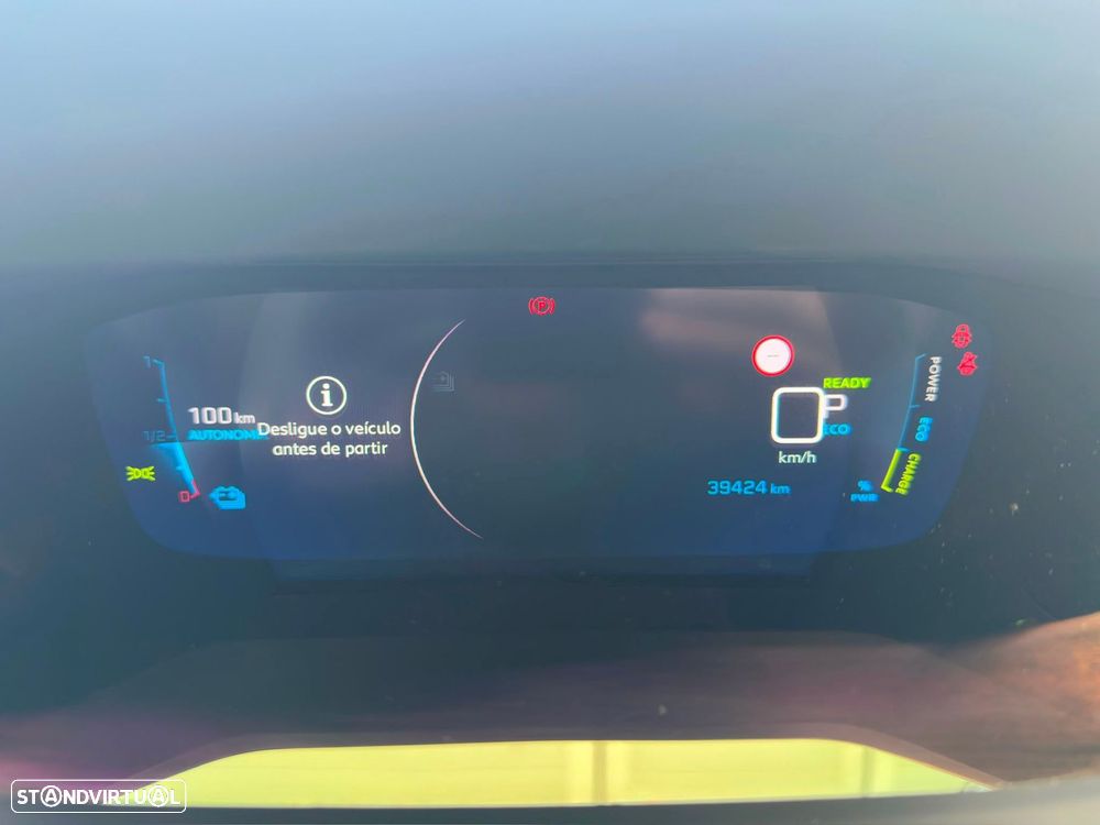 Peugeot e-2008 50 kWh Allure Pack — fotografia 16