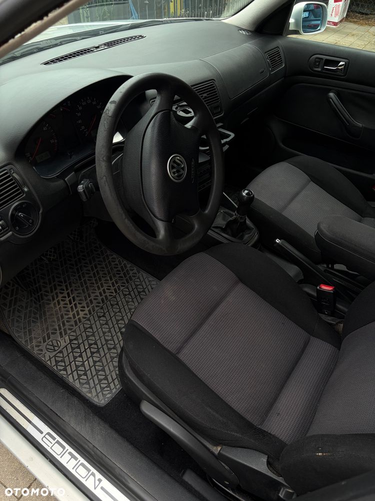 Volkswagen Golf 1.9 TDI Highline - 6