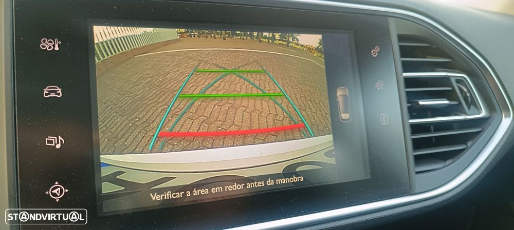 Peugeot 308 1.2 PureTech Allure J18 - 24