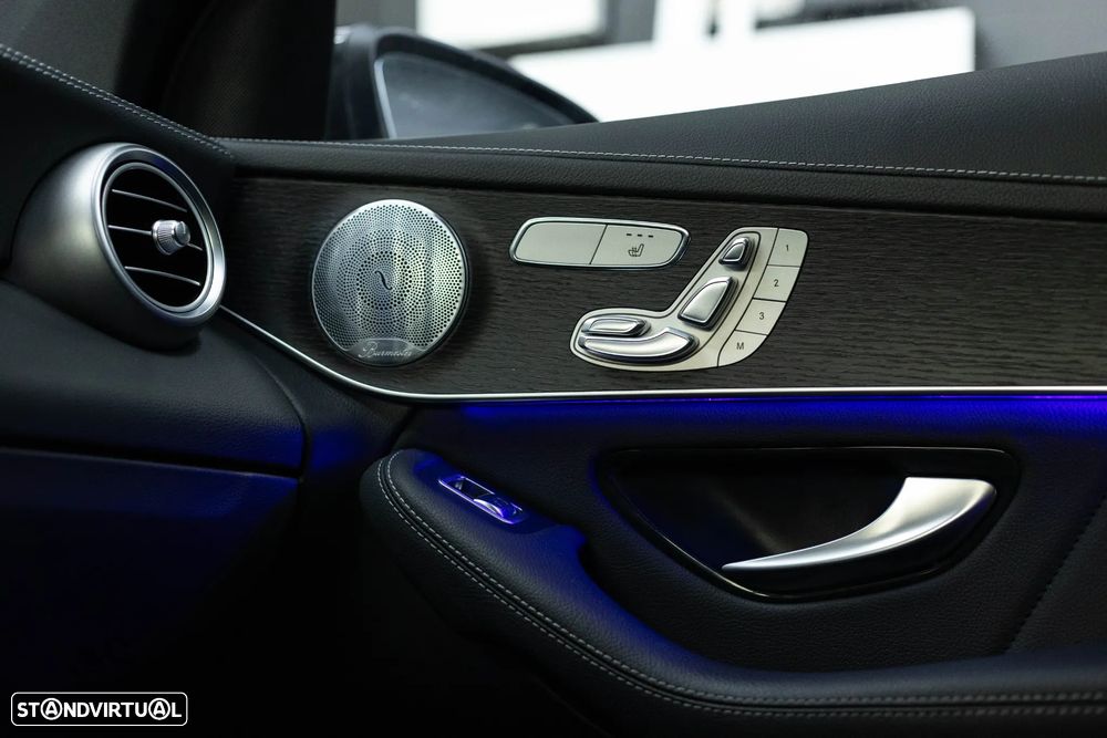 Mercedes-Benz GLC 300 e 4Matic 9G-TRONIC AMG Line - 37