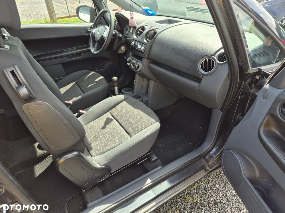 Mitsubishi Colt - 9