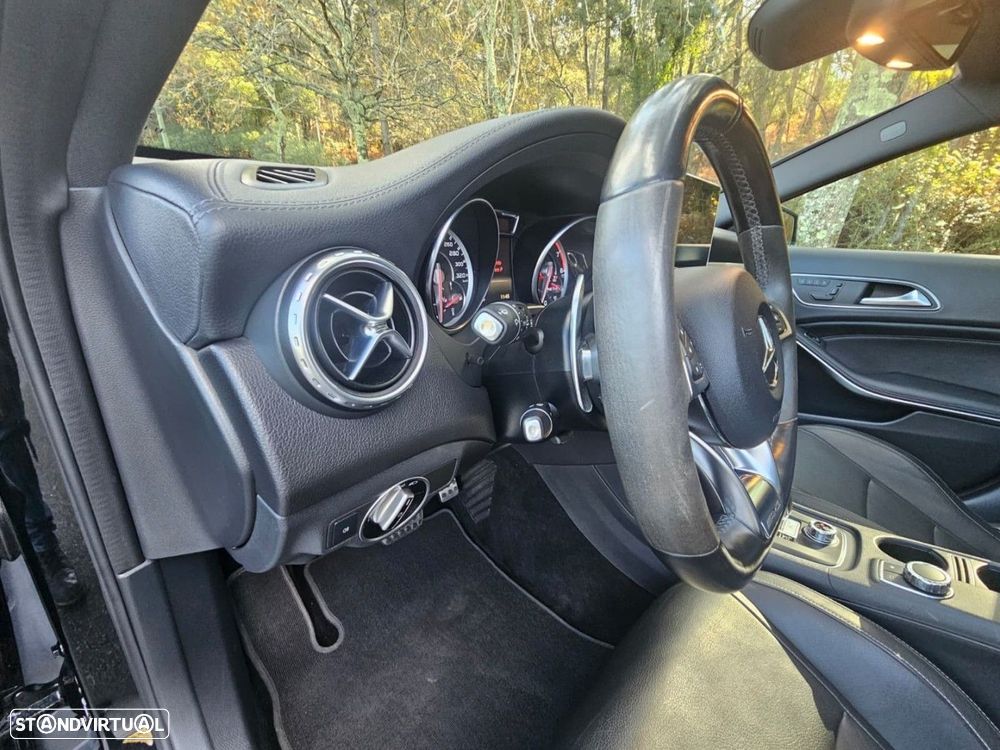 Mercedes-Benz GLA 45 AMG 4-Matic - 13