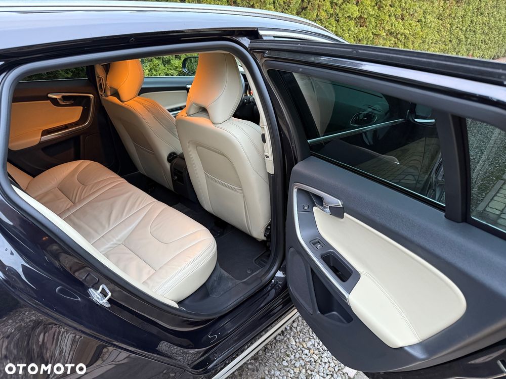 Volvo V60 - 15