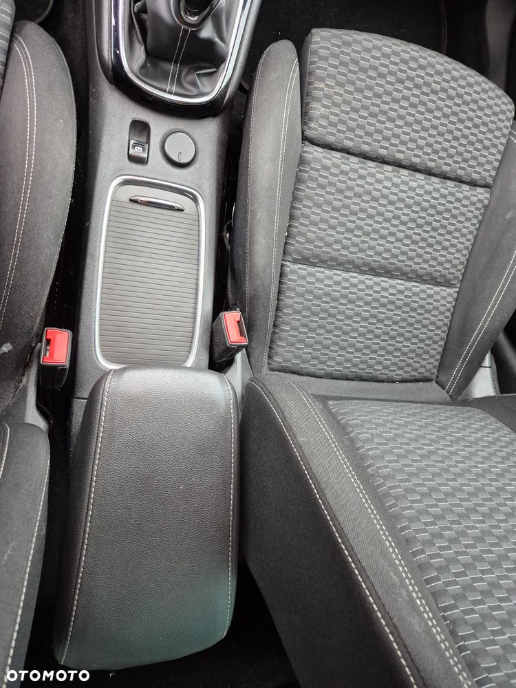 Opel Astra 1.6 D (CDTI) Start/Stop Innovation - 40