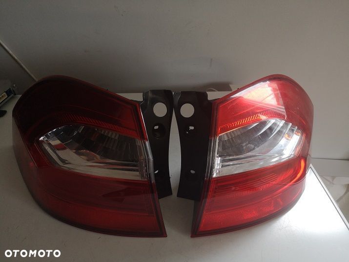 KIA RIO III LAMPA TYŁ PRAWA 92402-1W2R LEWA 92401-1W2L - 1