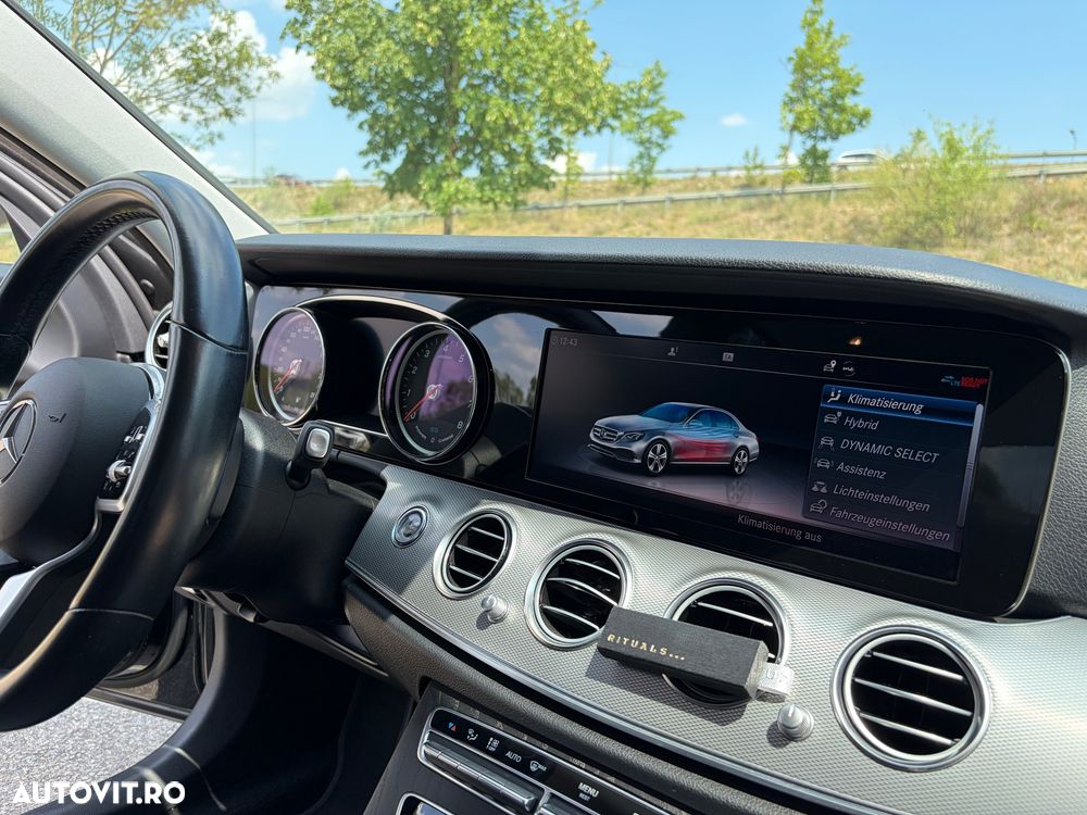 Mercedes-Benz E 300 Aut. - 30