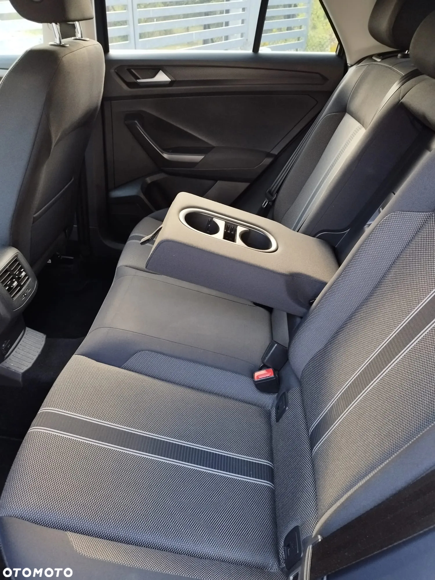 Volkswagen T-Roc - 18