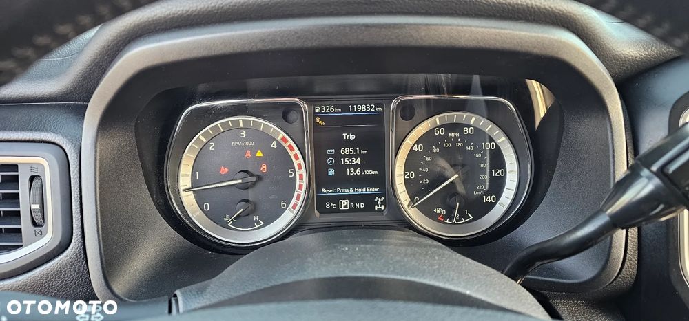Nissan Titan ver-5-6-v8-se-crew-cab - 18