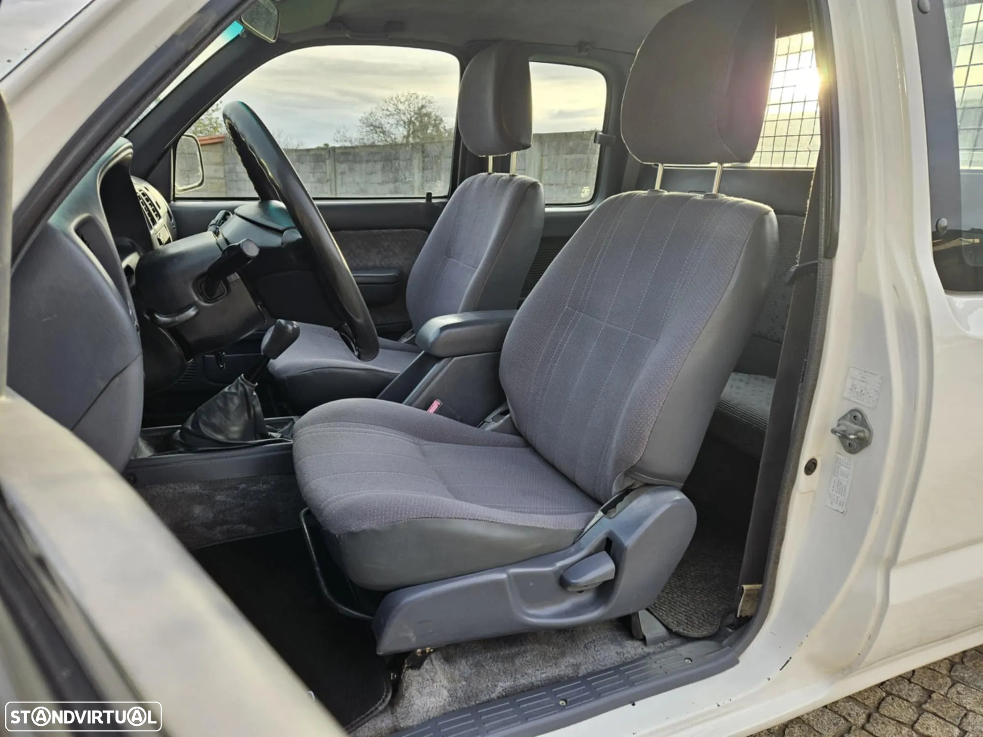 Toyota HILUX KDN 150 - 10