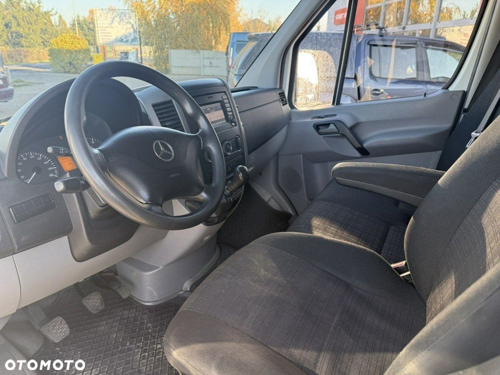 Mercedes-Benz Sprinter - 14