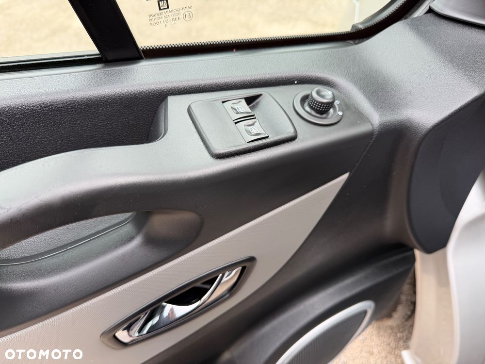 Renault Trafic L2H1 Long - 23