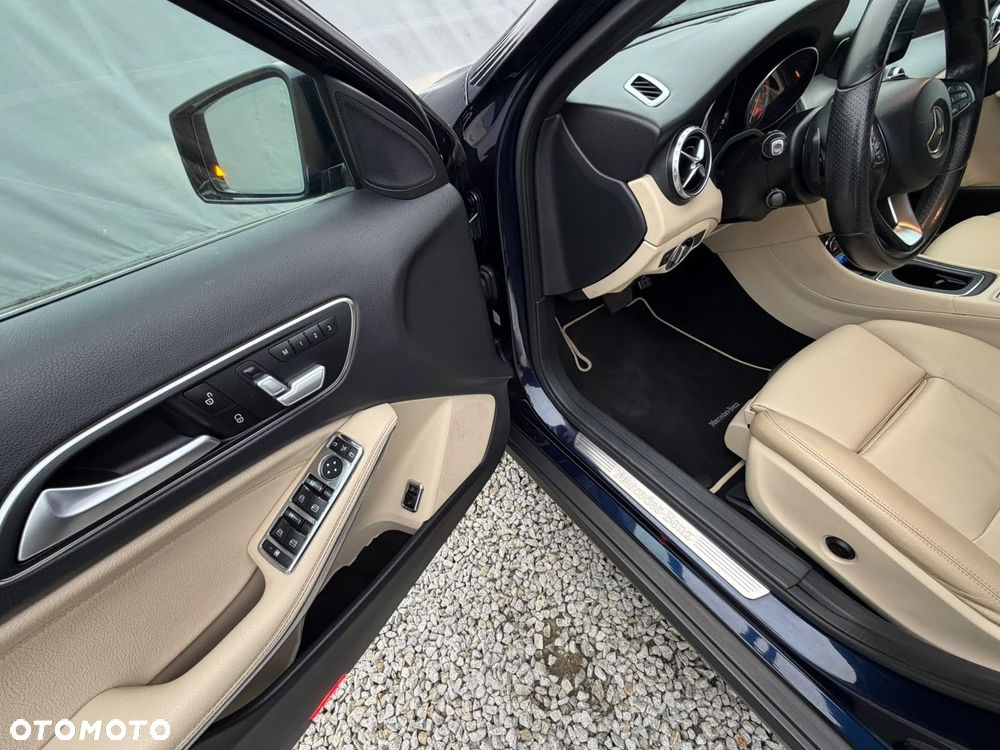 Mercedes-Benz GLA 250 7G-DCT Style - 22