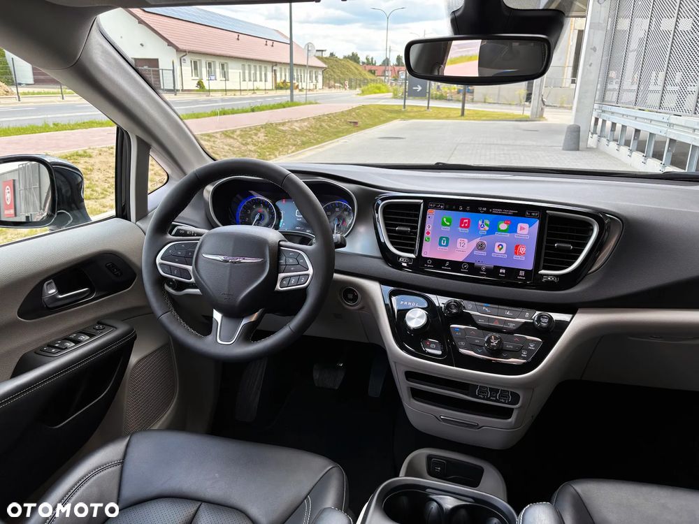 Chrysler Pacifica - 15