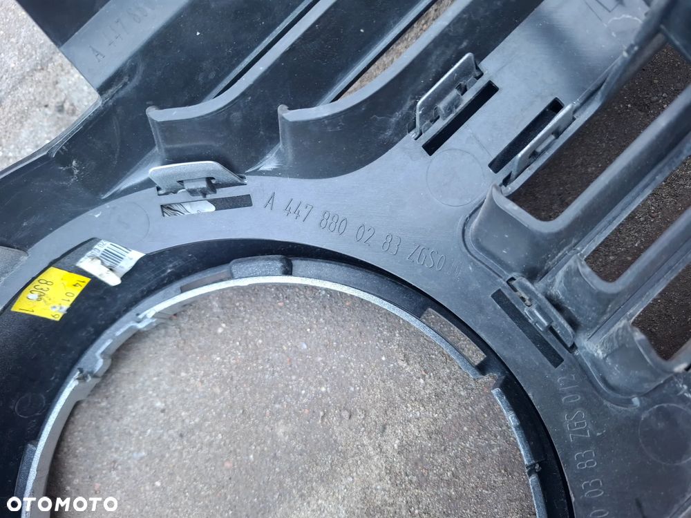 MERCEDES V-KLASA W447 ATRAPA GRILL A4478802001 - 11