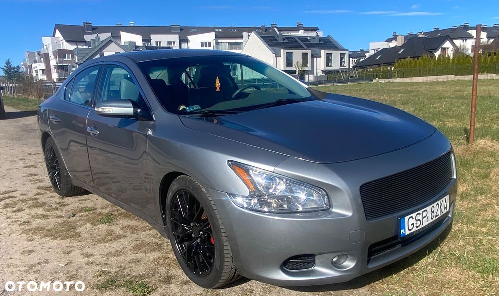 Nissan Maxima - 2