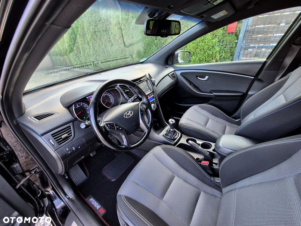 Hyundai i30 blue Kombi 1.6 GDi Passion - 21