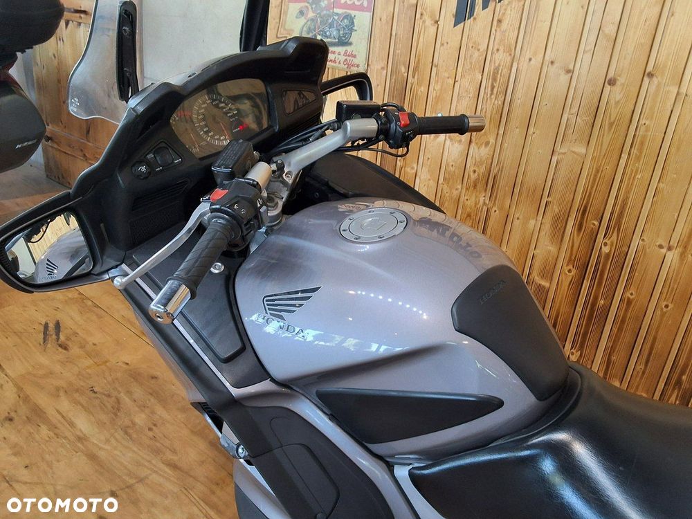 Honda ST - 9