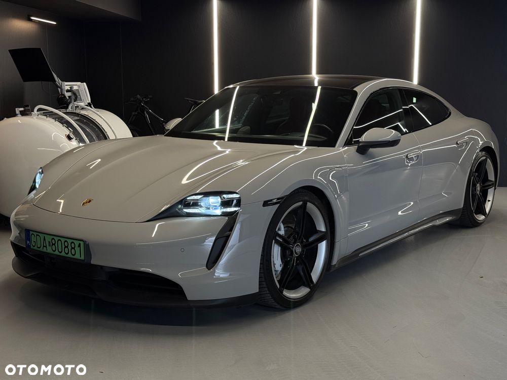 Porsche Taycan - 1