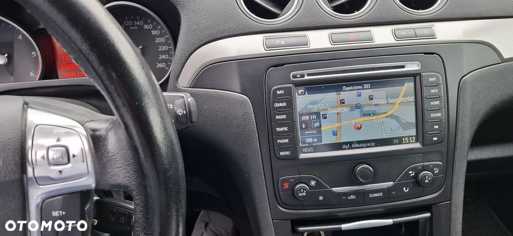 Ford S-Max - 17