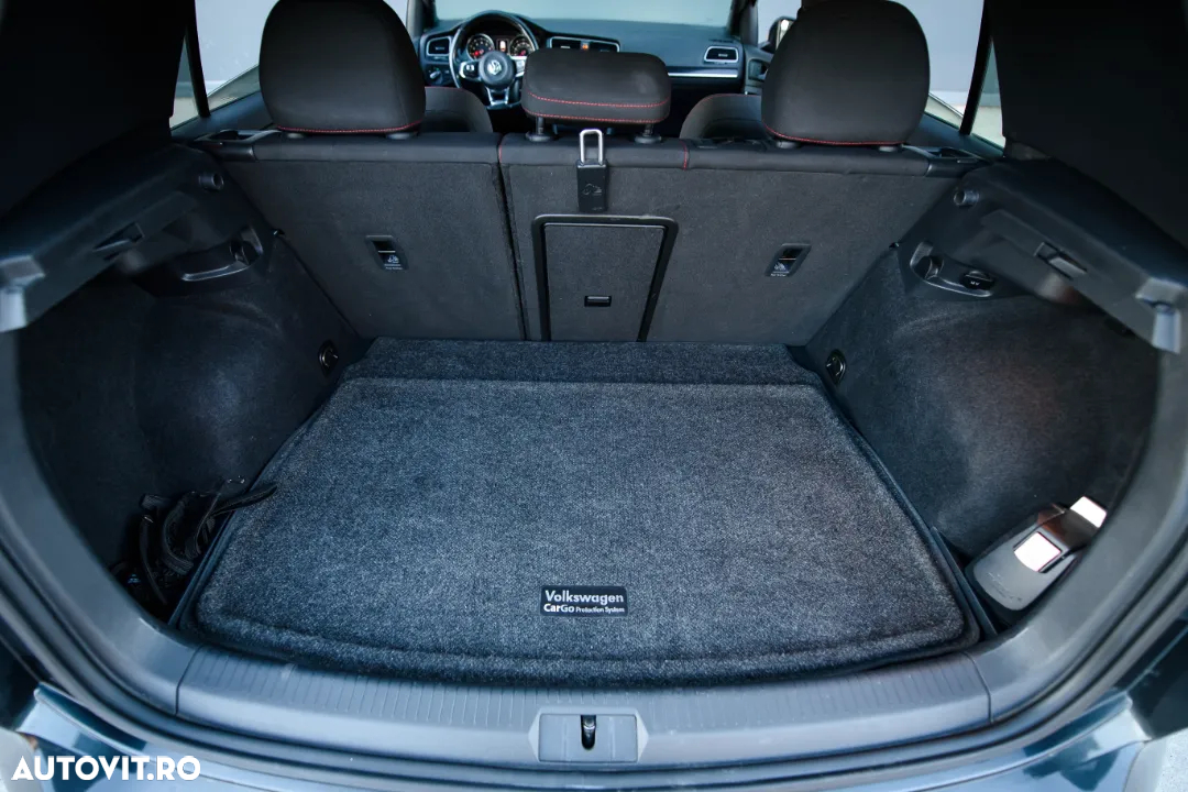 Volkswagen Golf - 13