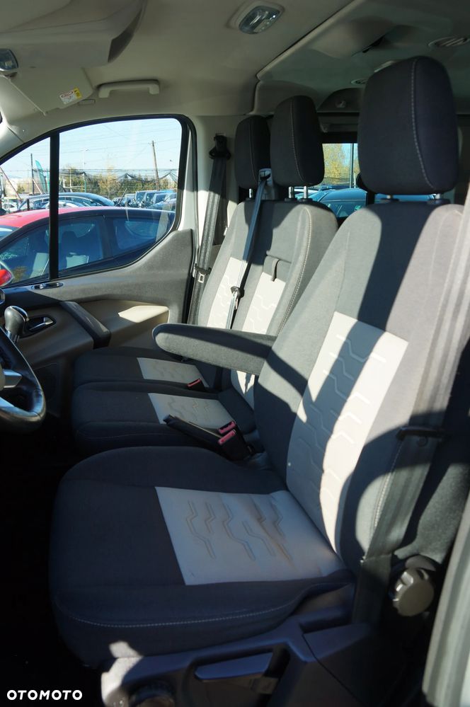 Ford Tourneo Custom 2.0 EcoBlue L2 Trend - 24