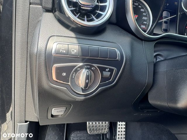 Mercedes-Benz GLC 250 d 4Matic 9G-TRONIC AMG Line - 29