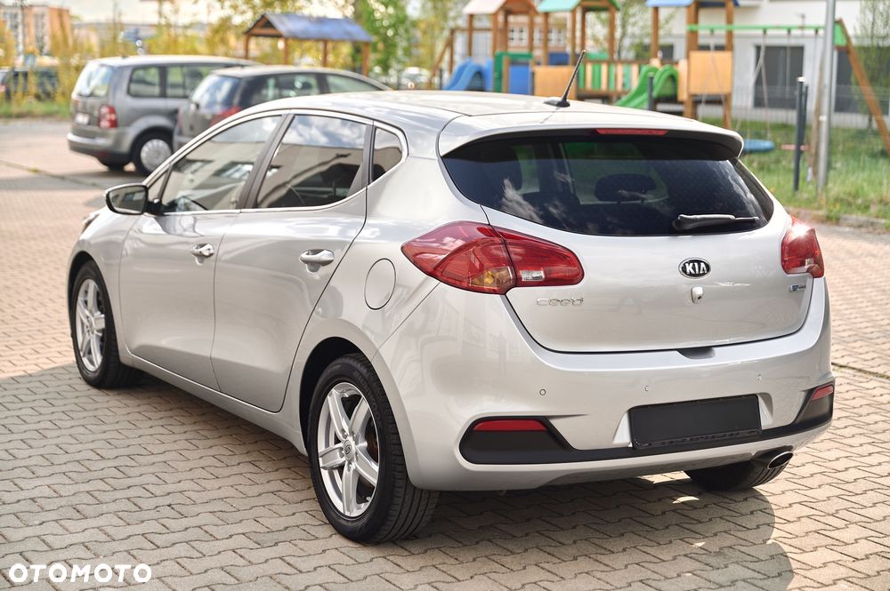 Kia Ceed 1.6 CRDi 128 Spirit - 10