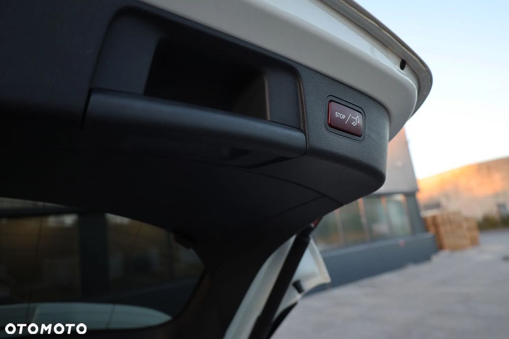 Mercedes-Benz GLA 250 7G-DCT Style - 32