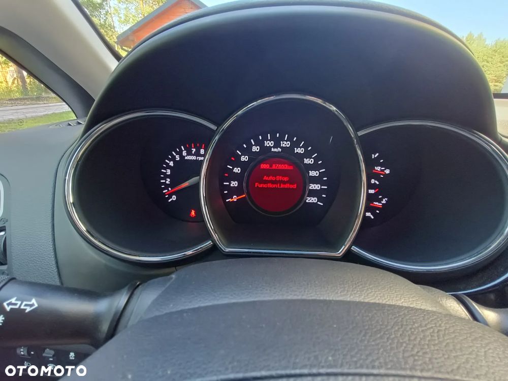Kia Rio - 12