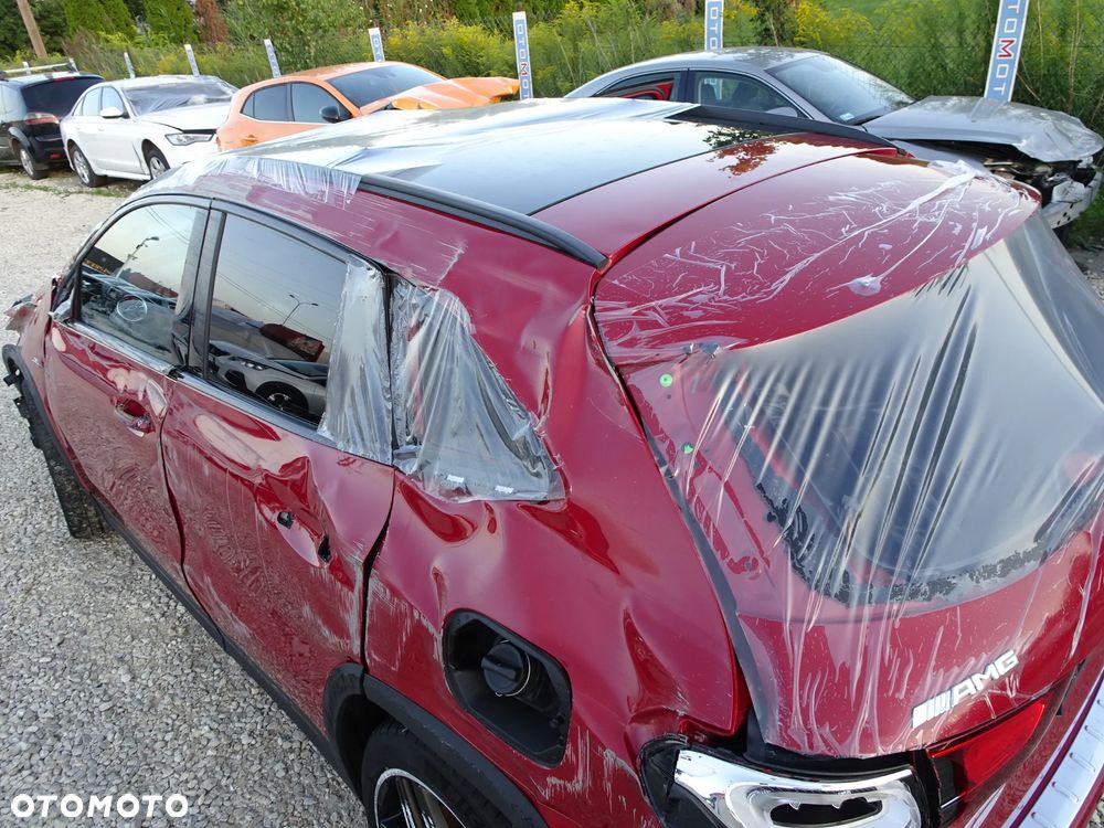 Mercedes-Benz GLA - 11