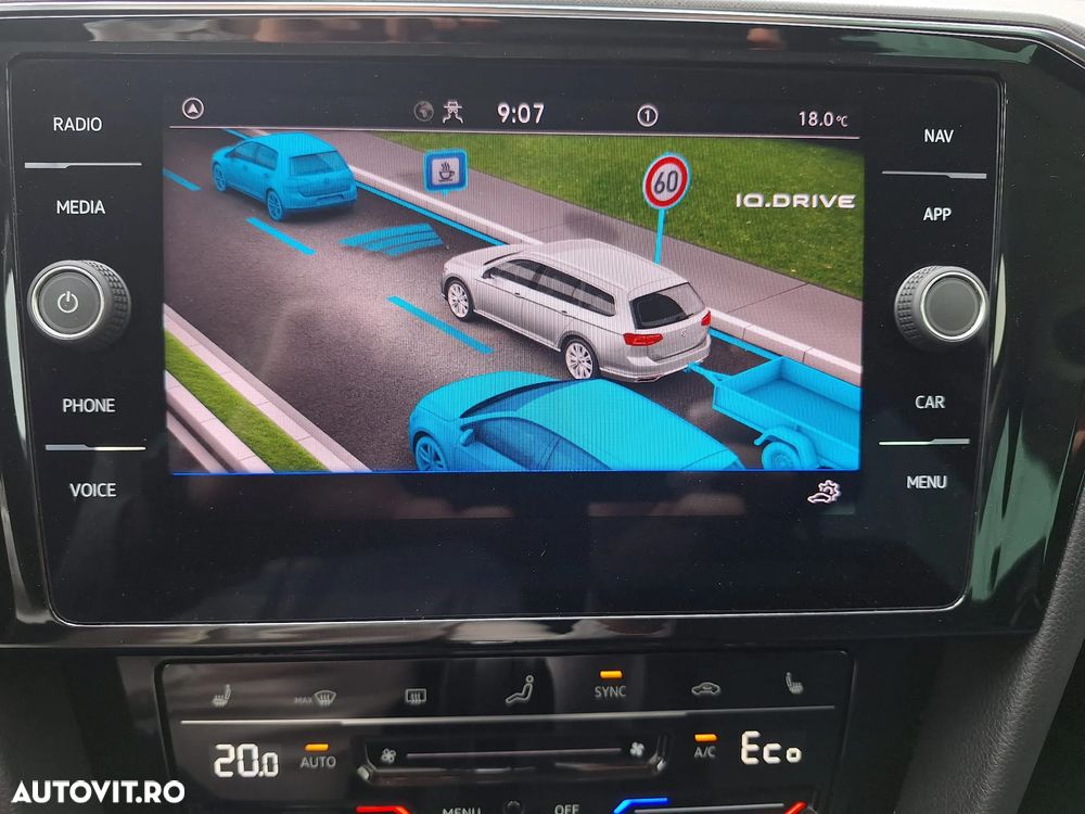 Volkswagen Passat - 12