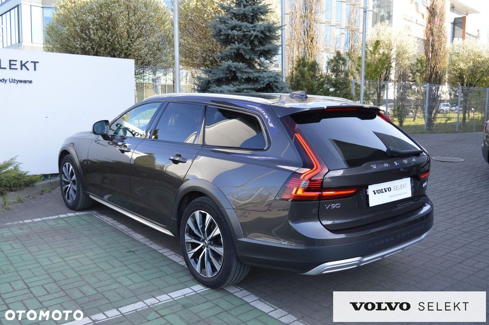 Volvo V90 Cross Country - 10