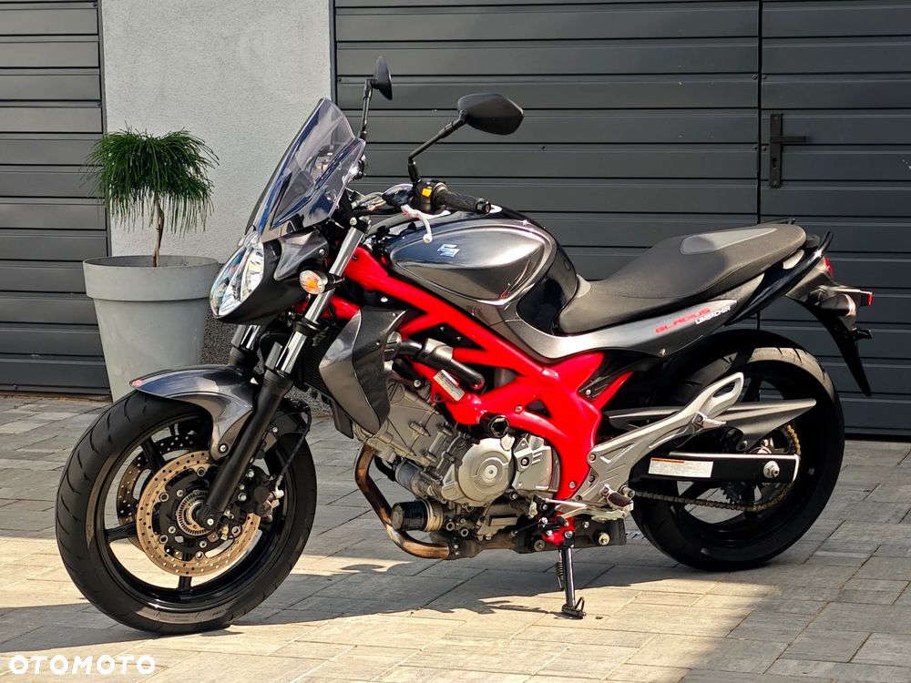 Suzuki Gladius - 3