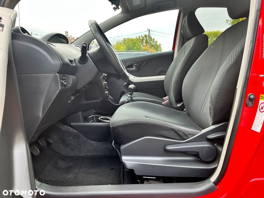Toyota Yaris 1.33 VVT-i Executive - 13