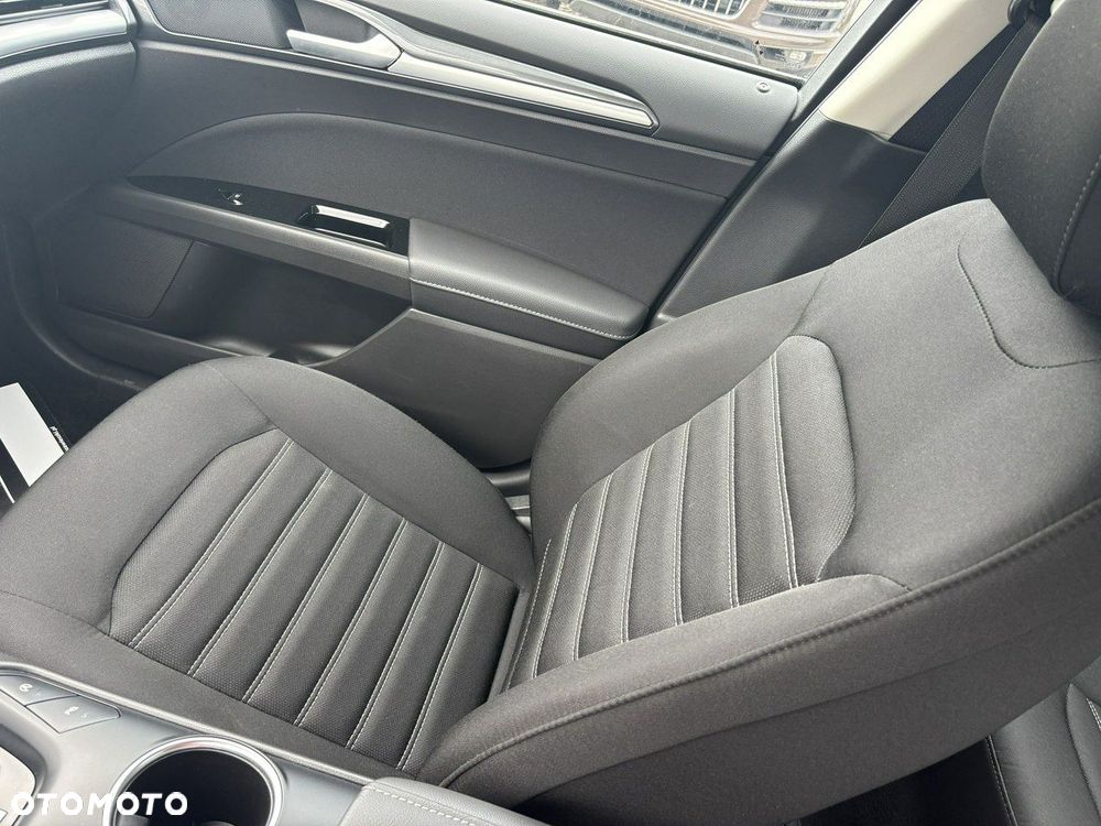 Ford Mondeo - 27