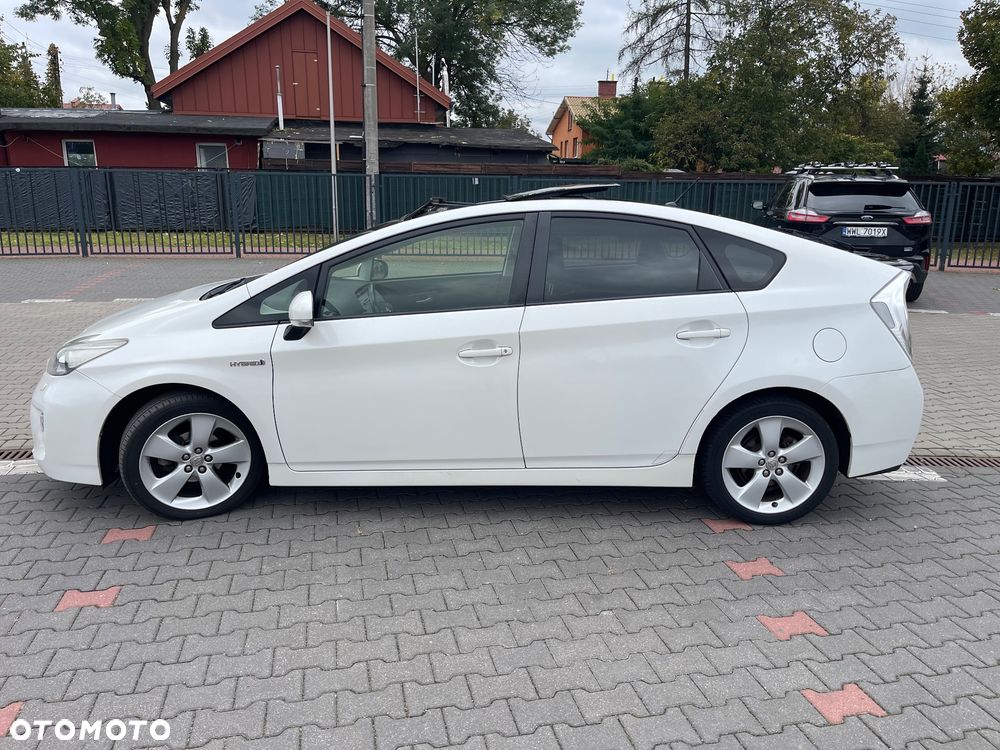 Toyota Prius 1.8 HSD Premium - 4