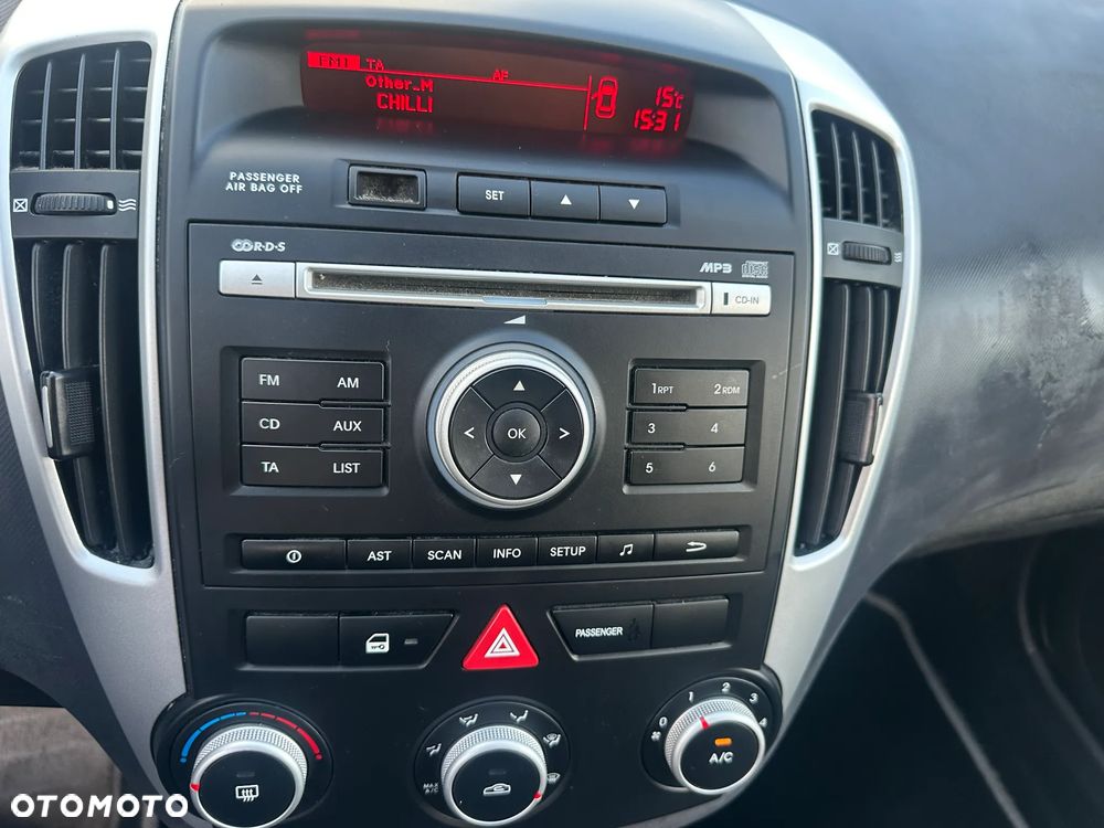 Kia Ceed 1.4 L - 23