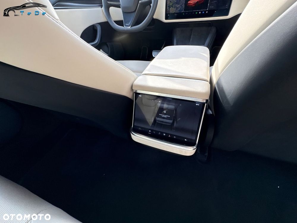 Tesla Model S Plaid - 24