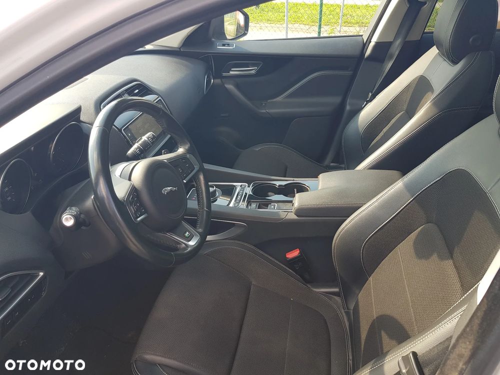 Jaguar F-Pace 3.0 TDV6 AWD R-Sport - 16