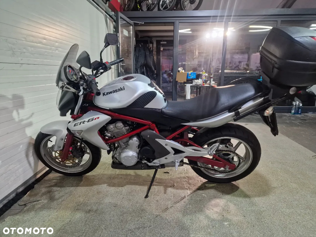 Kawasaki ER - 24