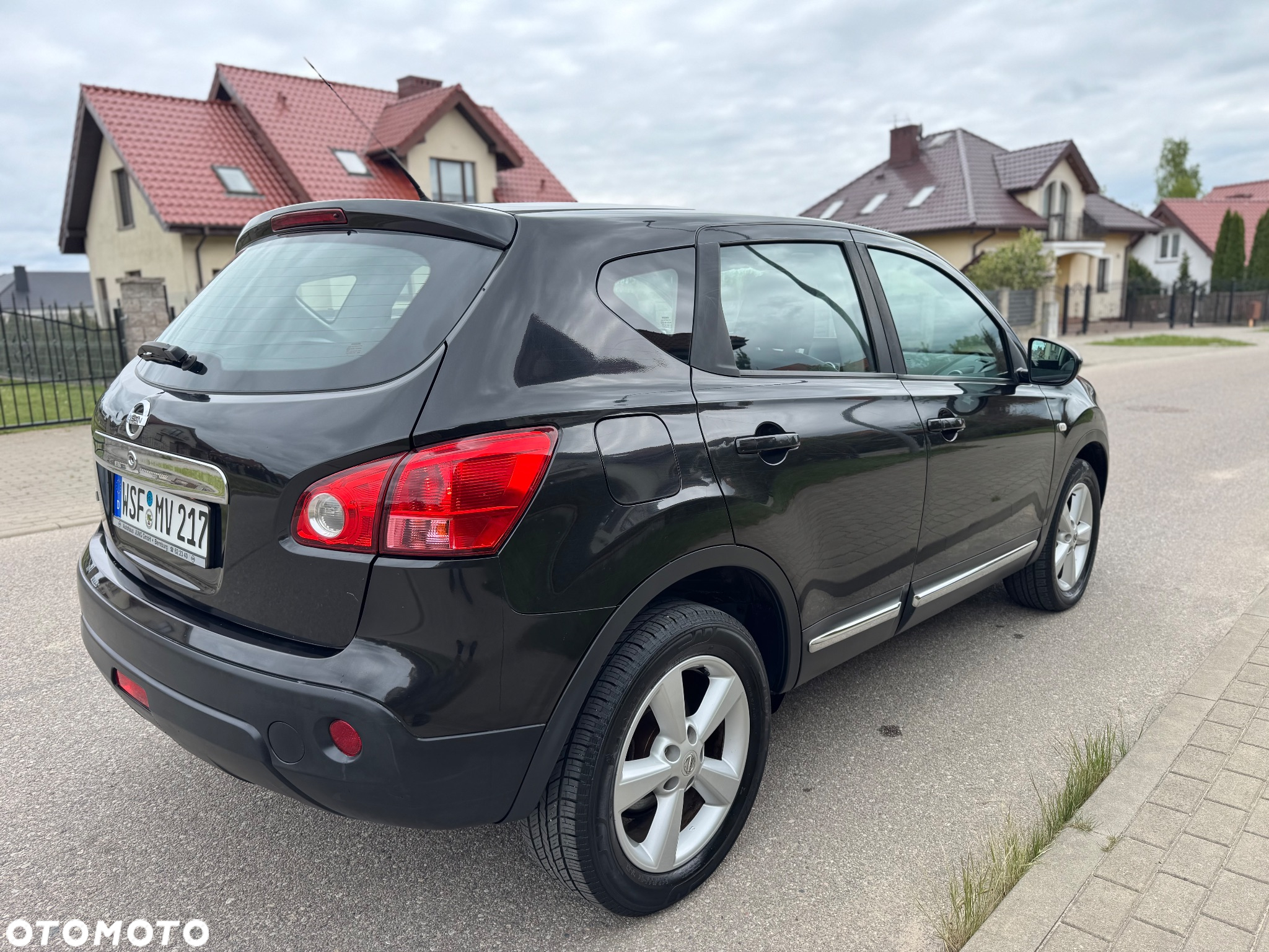 Nissan Qashqai 2.0 4x4 Tekna Premium - 4
