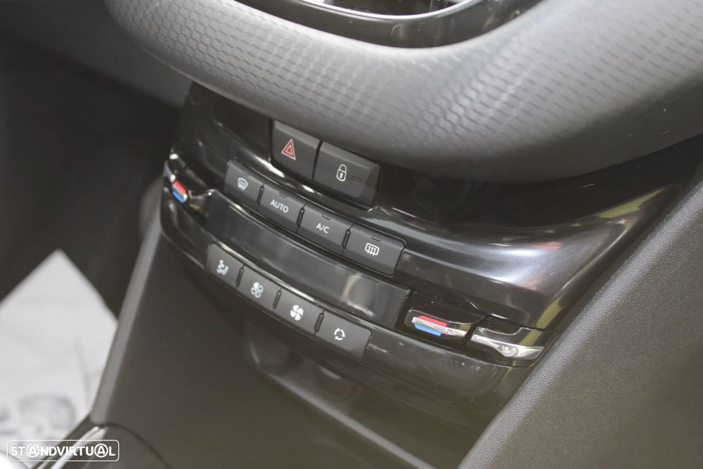 Peugeot 2008 PureTech 110 Stop&Start Allure - 28