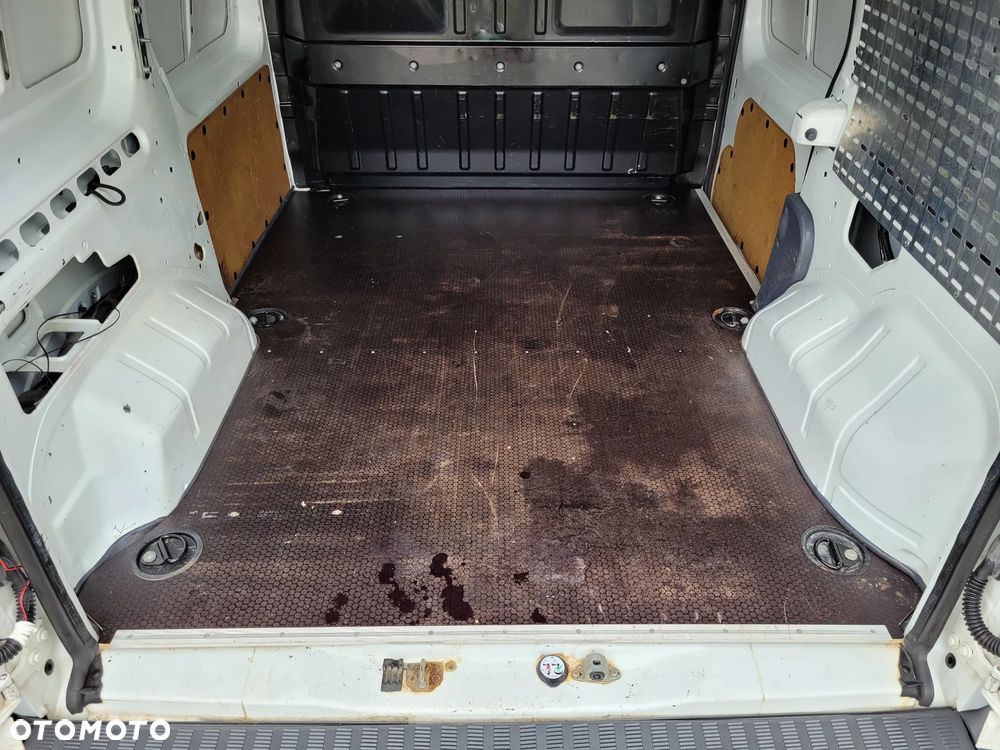 Ford Transit Connect - 15