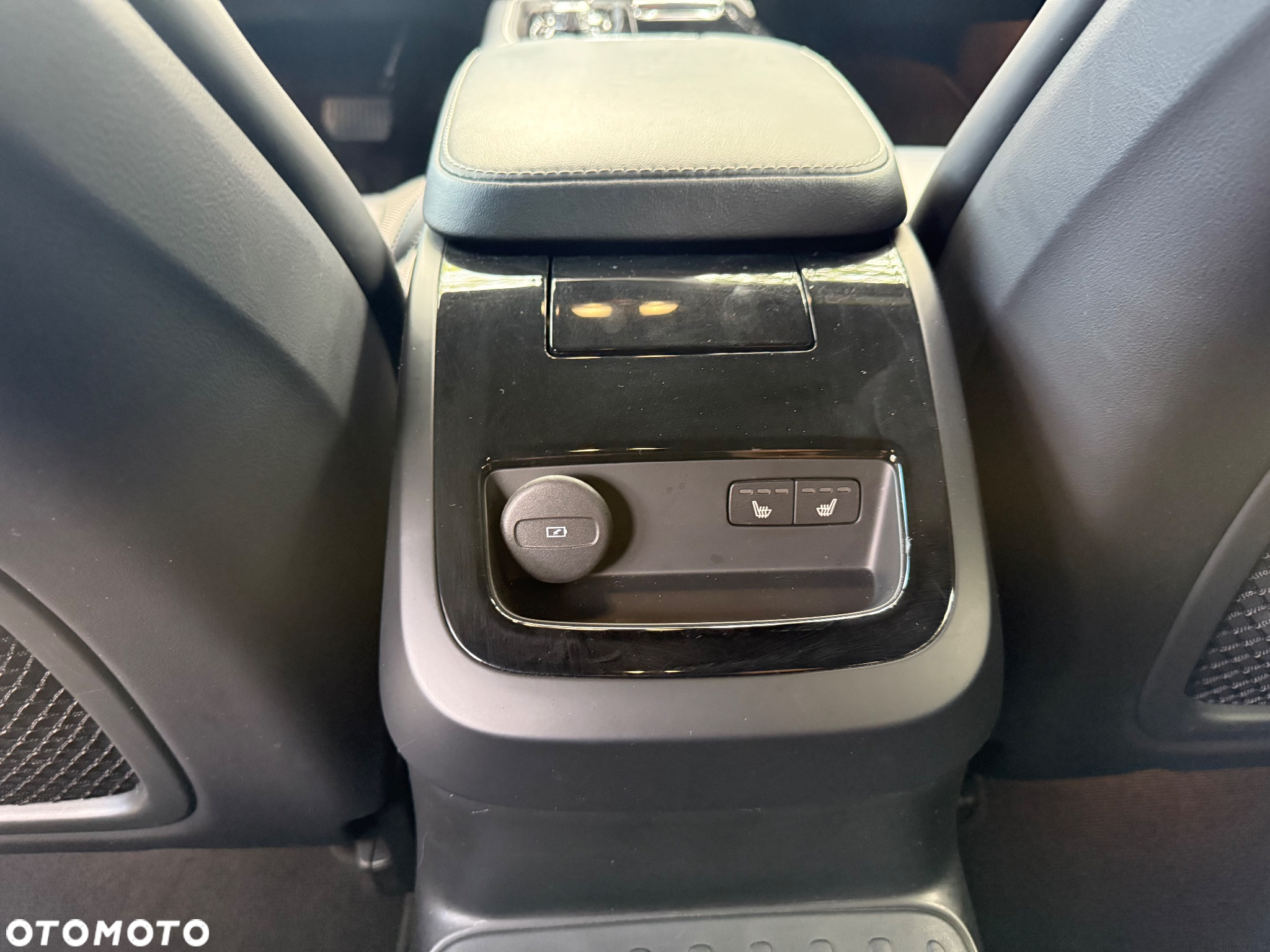 Volvo V60 T6 AWD Recharge Geartronic RDesign - 14