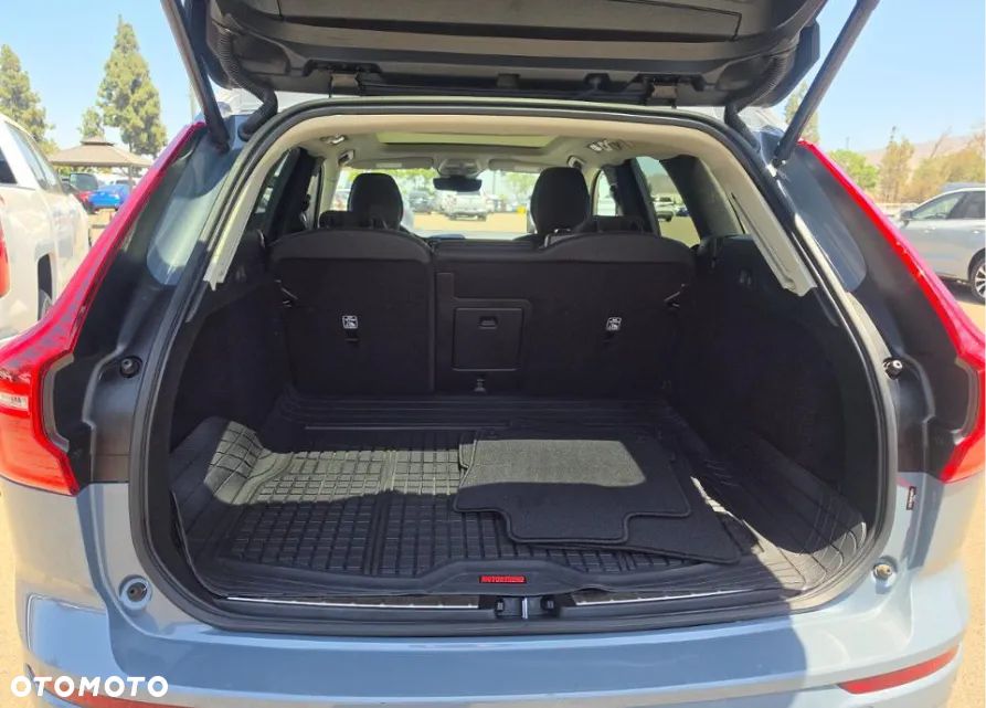 Volvo XC 60 B5 B AWD Plus Bright - 12