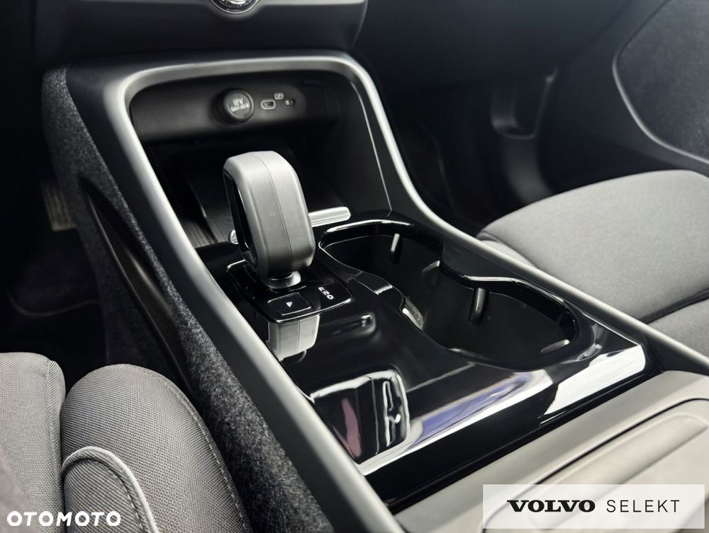 Volvo XC 40 - 24