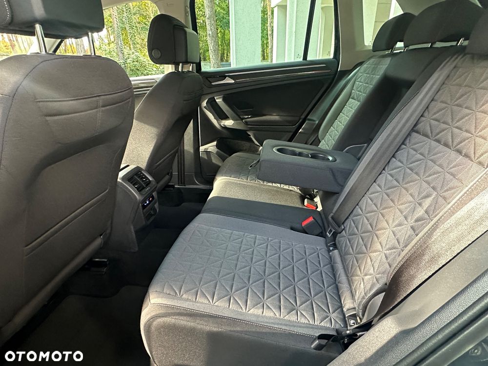 Volkswagen Tiguan ver-2-0-tdi-elegance-dsg - 24
