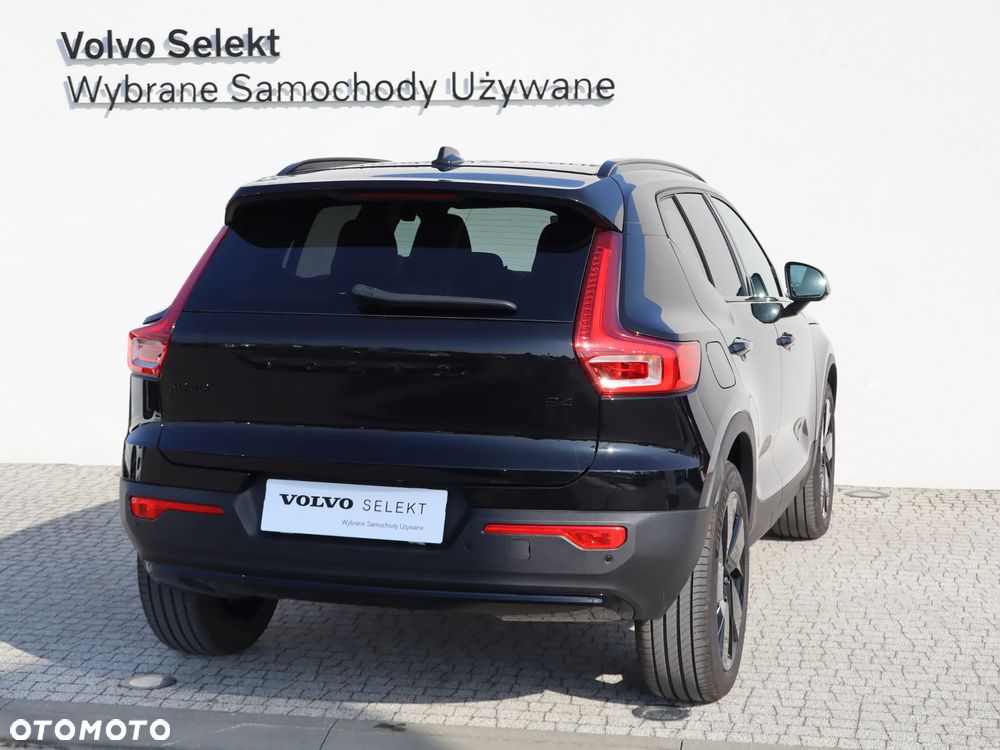 Volvo XC 40 B4 Plus Black Edition - 8