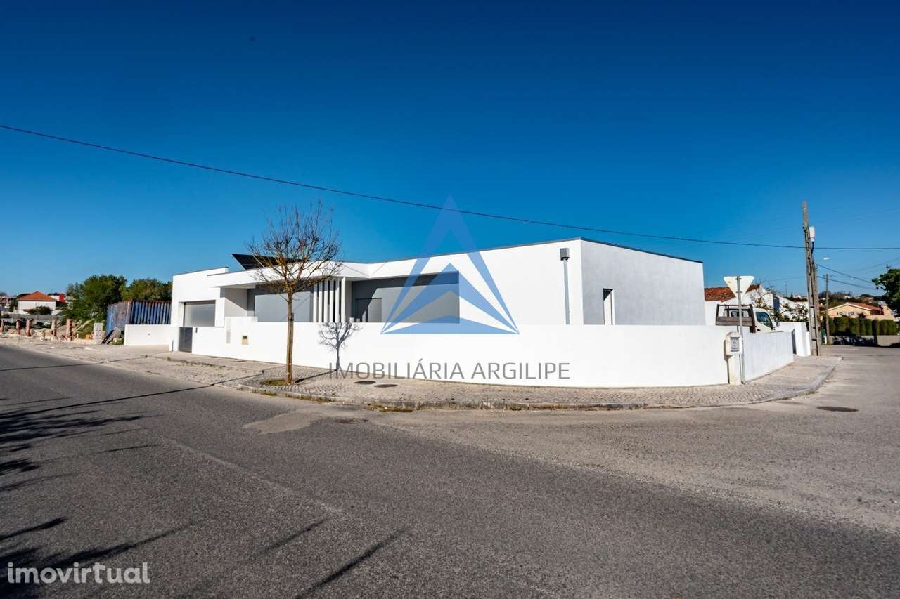 MORADIA T4 COM PISCINA - Nadadouro - Foz do Orelho - Grande imagem: 3/60