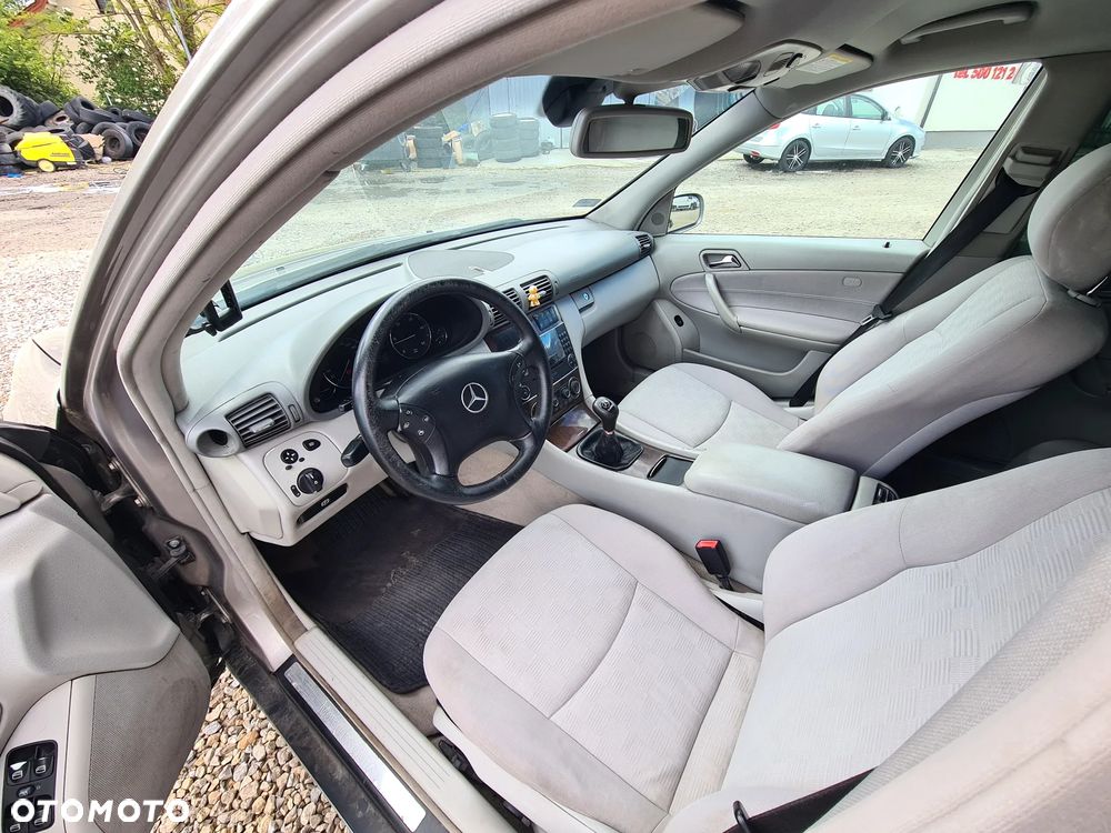 Mercedes-Benz Klasa C 220 CDI Avantgarde - 14